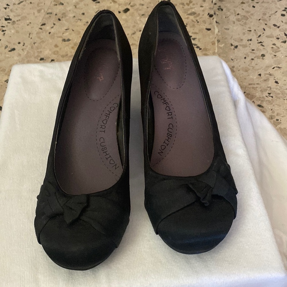 Comfort cushion black kitten heels shoes